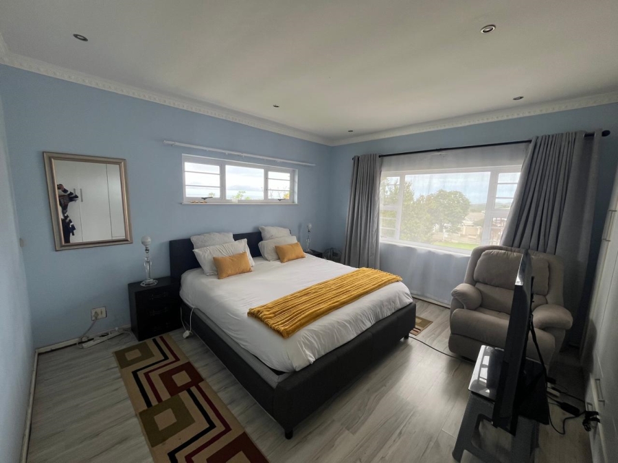 To Let 3 Bedroom Property for Rent in Sunnyridge Eastern Cape
